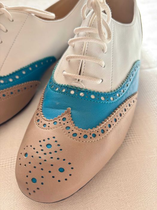 Туфлі жіночі BRUNATE на шнурівці