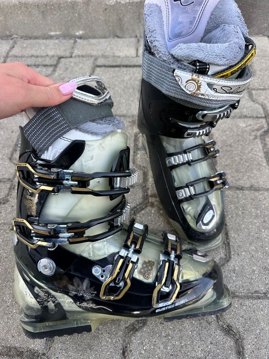 Sprzedam sprzęt narciarski - narty, buty
