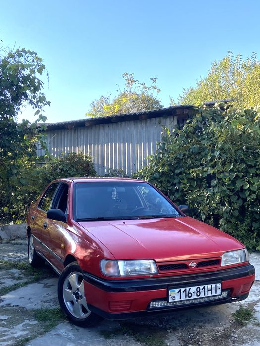 Nissan Sunny.