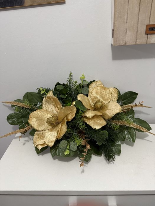 Kompozycja nagrobna świąteczna / stroik świąteczny