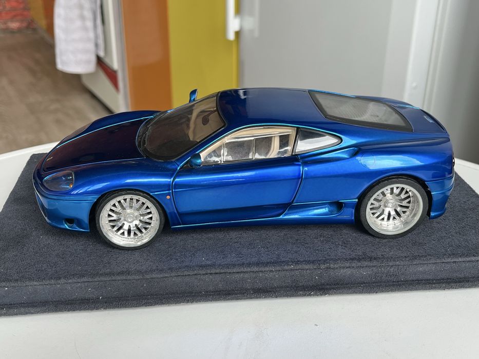 Ferrari 360 Modena 1:18 hot wheels