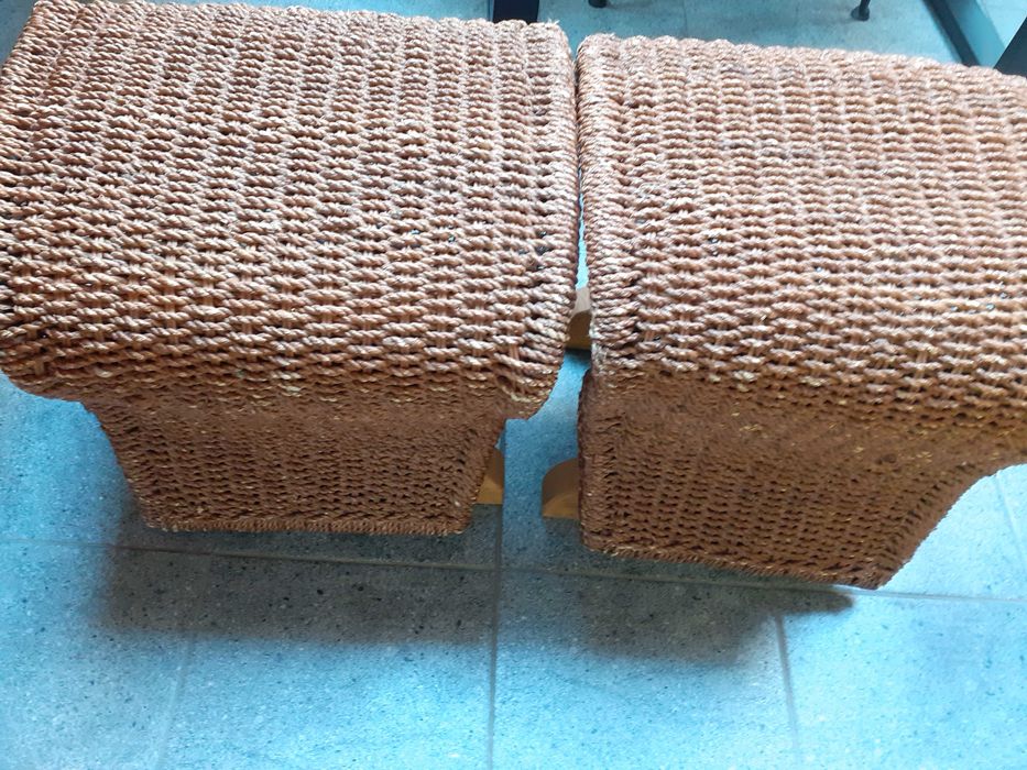 2 szt taborety BOHO z wikliny  i drewna 43x37 wys.45.