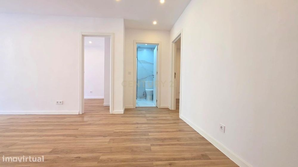 T2 | 1º andar | totalmente remodelado | 66 m² | Encosta do Sol