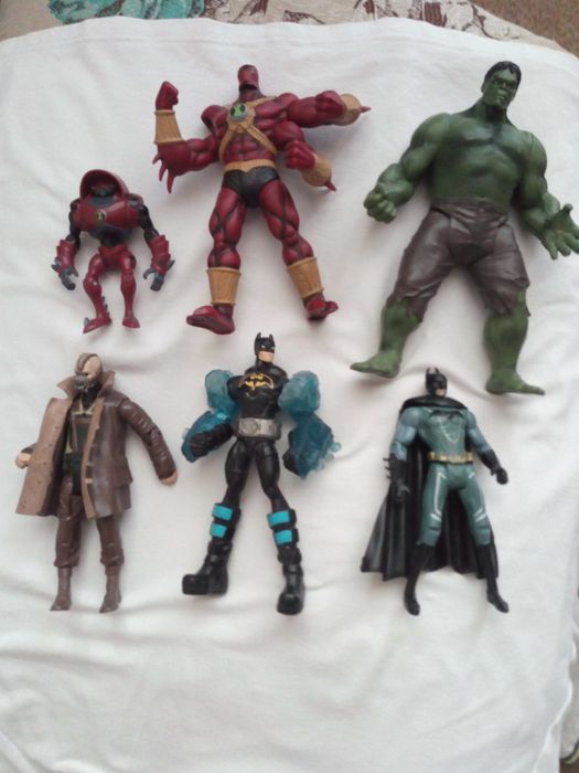 Игрушки,фигурки  ,цена за одну.