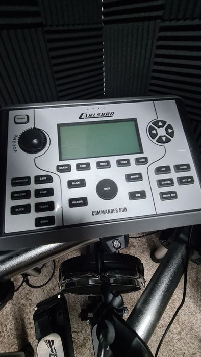 Bateria electrónica Carlsbro CSD-500 + amplificador Aroma ADX-20