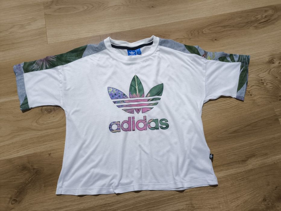 Biały T-shirt adidas S/XS