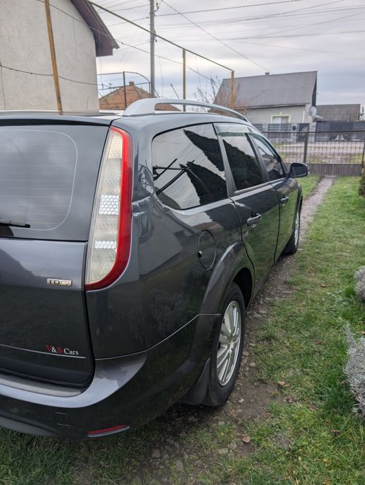 Форд фокус 2 2009 року.