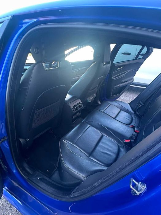 Venda de Carro Modelo Jaguar XE