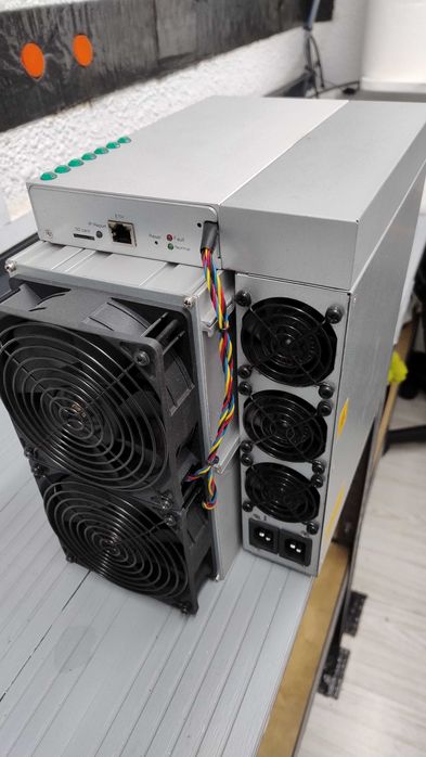Antminer   L7 , 6033 MH/s.