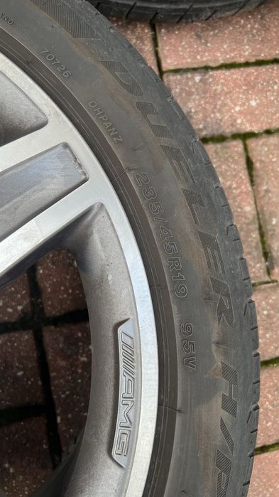 Koła Mercedes-Benz OEM 19 AMG 8JX19 H2 ET43.5 GLA