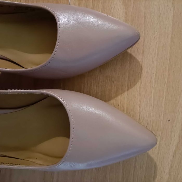 Ryłko buty szpilki czółenka beżowe 38