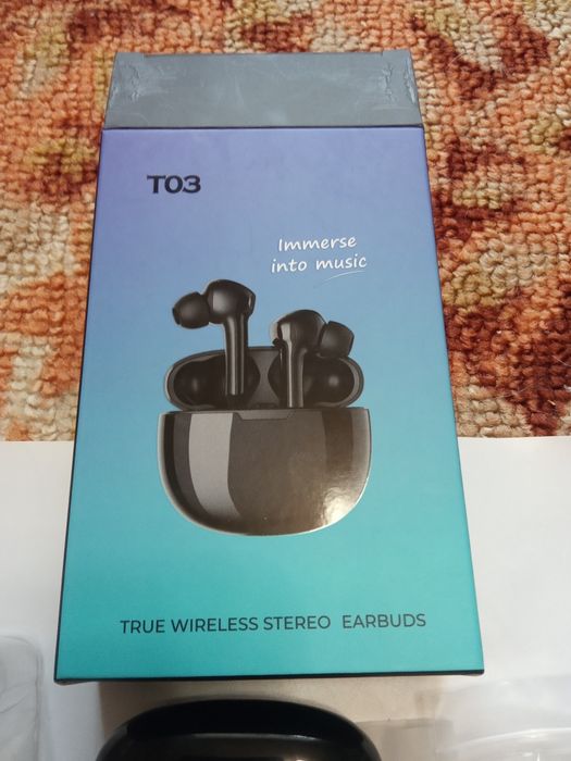 Наушники беспроводные вакуумные.