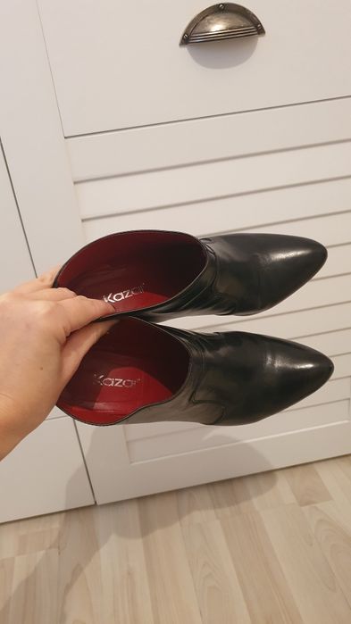 skórzane botki na obcasie Kazar krótkie kozaki /szpilka  39 / 40