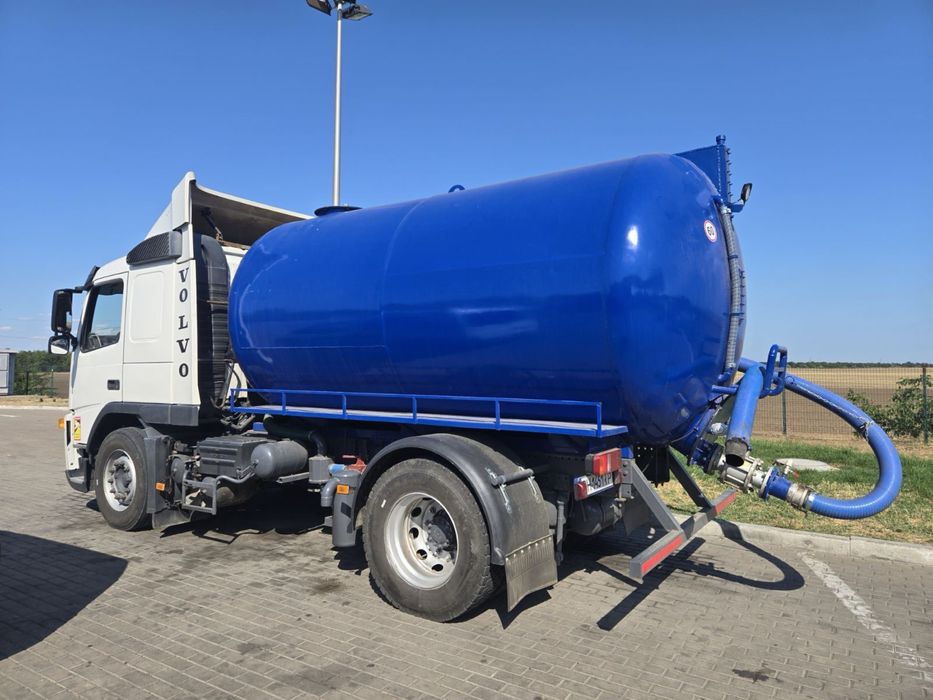 Вывоз мусора.Выкачка ямы 9к. Копка ям, заливка колец в яме