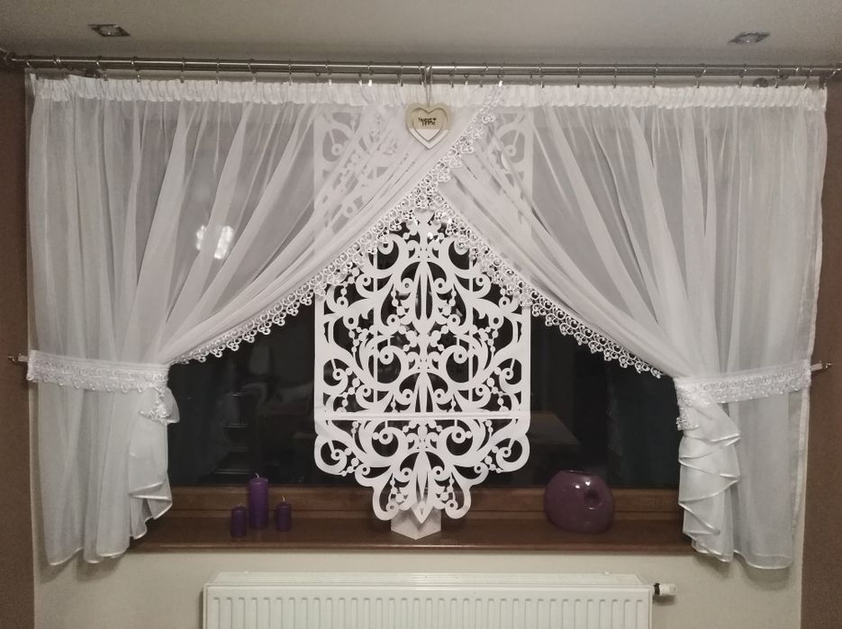 Piękna firanka z gipiurą