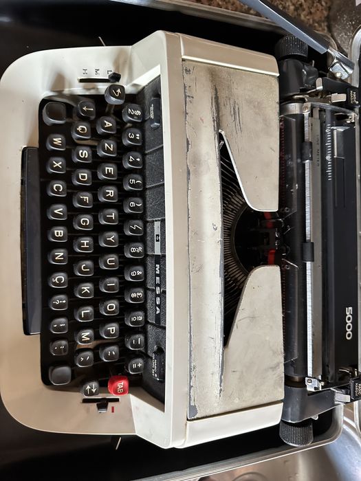 Maquina de Escrever MESSA 5000 (vintage)