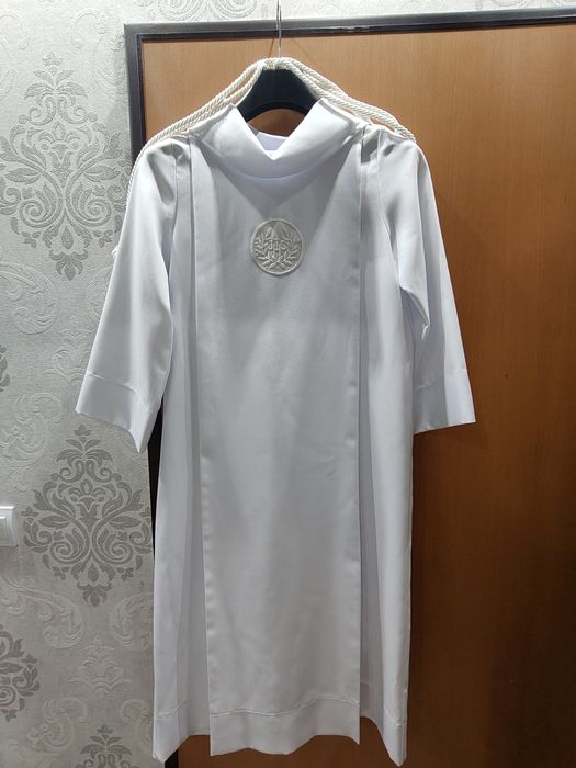 Alba długa biała, dla chłopca rozmiar 140