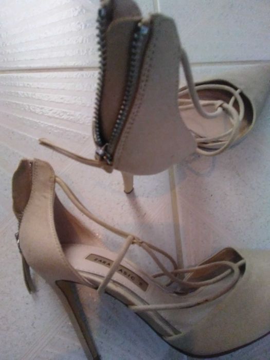 Sandálias Zara agulha T 39