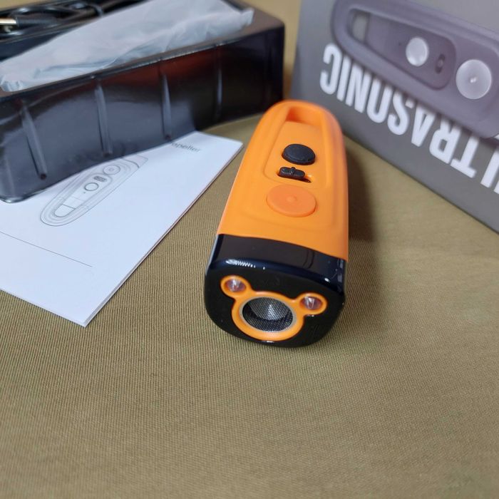 Крутой отпугиватель собак Ultrasonic PU-60 Orang потужний відлякувач
