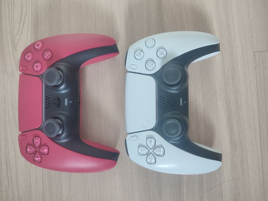 PlayStation 5 Slim  + 2 pady dualsense