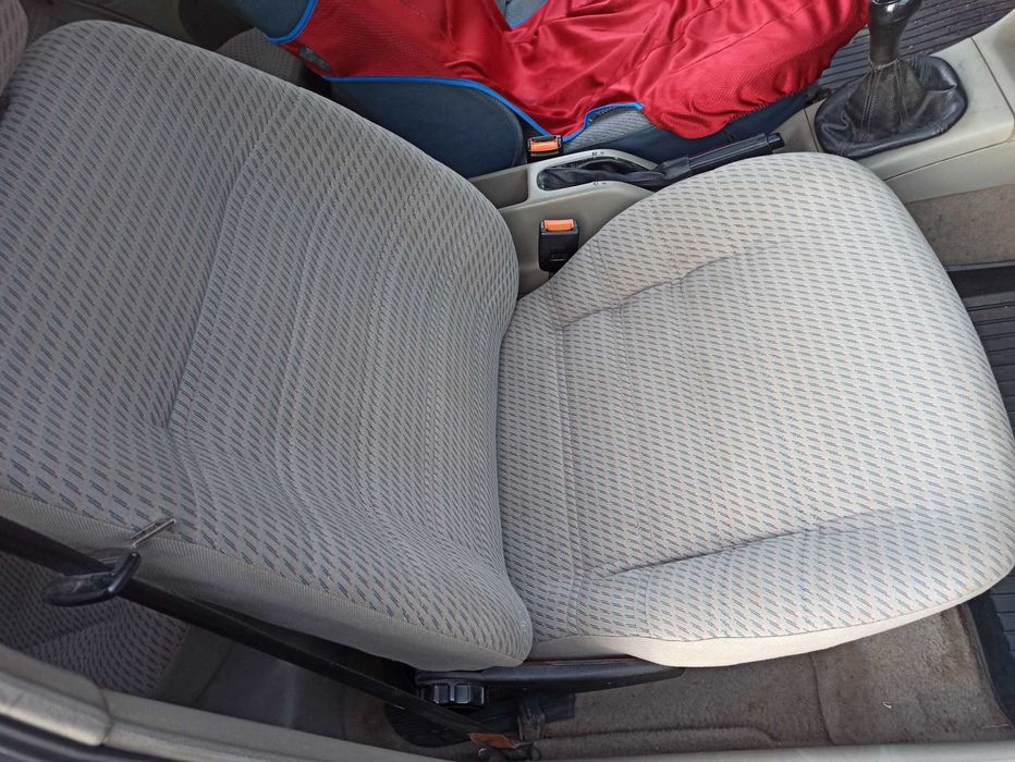 VOLKSWAGEN-VENTO CL 1.8 газ 1992г/в бордовый пурламутр 379000гр.