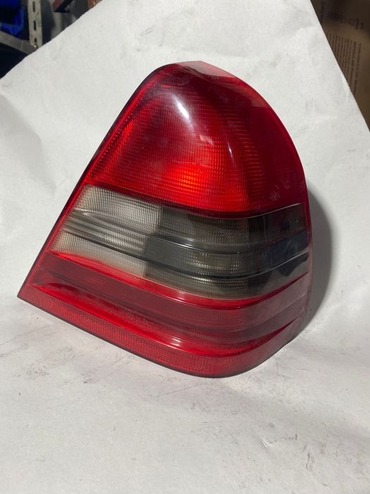 Farolim trás direito Mercedes W202