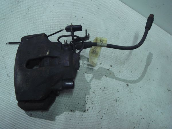 Pinça travão / maxila de travão frente esquerda VOLKSWAGEN Passat (3B3