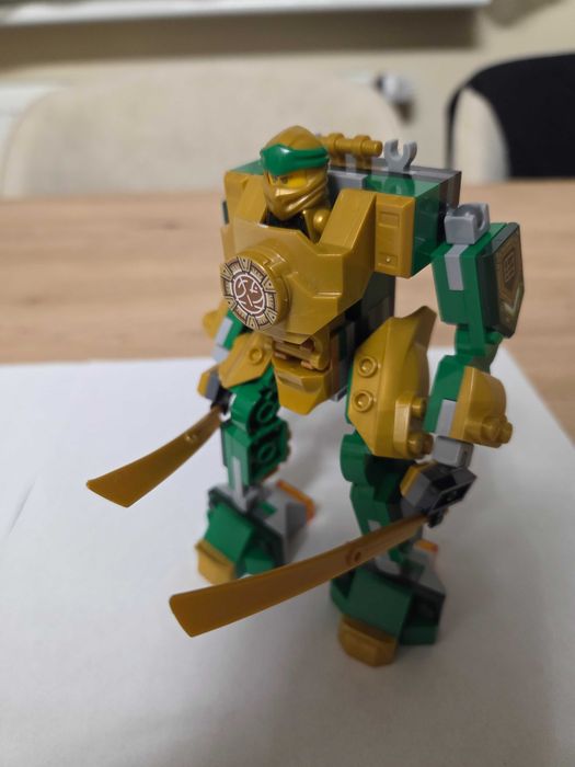 Lego ninjago mech Lloyda