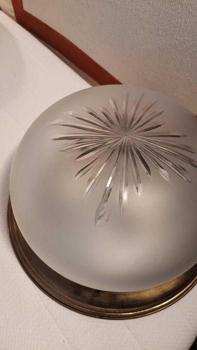 Aplique tecto vidro lapidado e latão