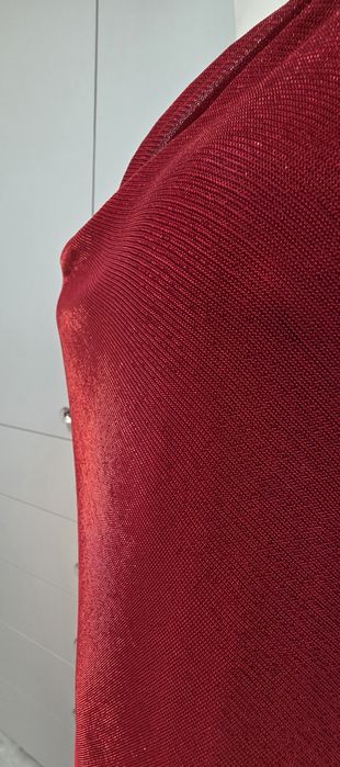 Czerwona sukienka z połyskiem. Kupiona w USA
