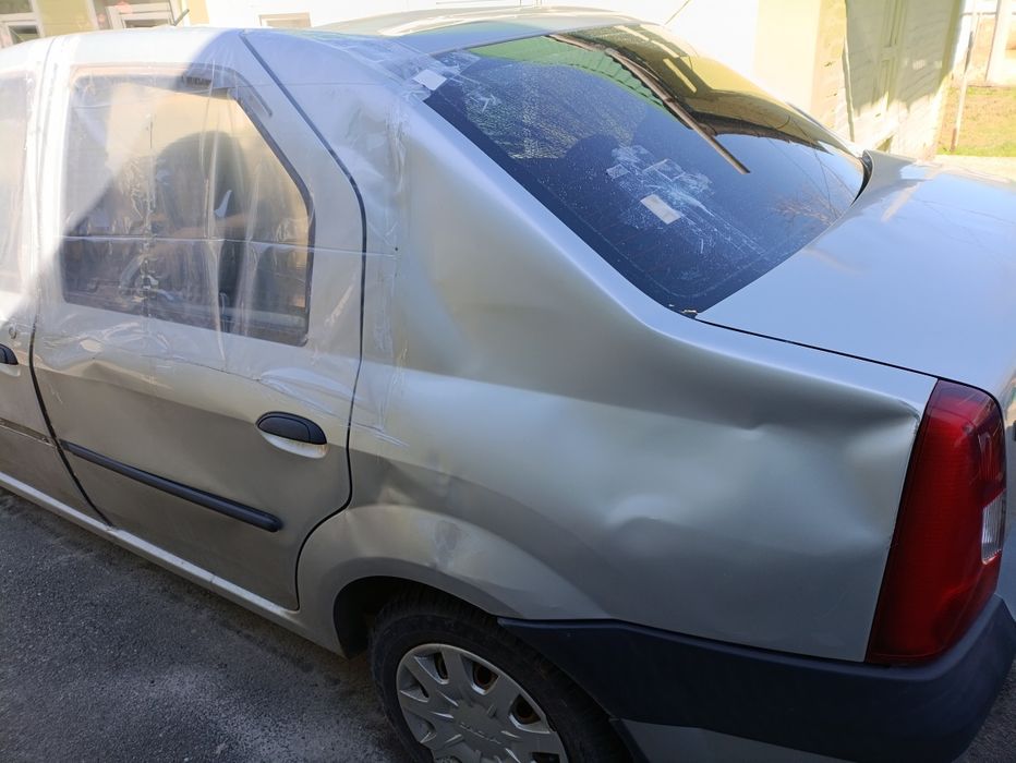 Продам автомобіль Dacia Logan 2008 р.в.пошкоджений після прильоту дрона