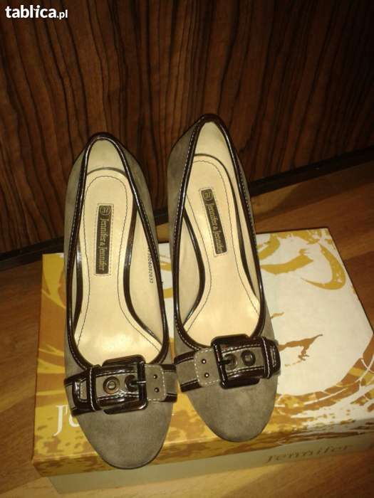 Buty na obcasie CCC tanio