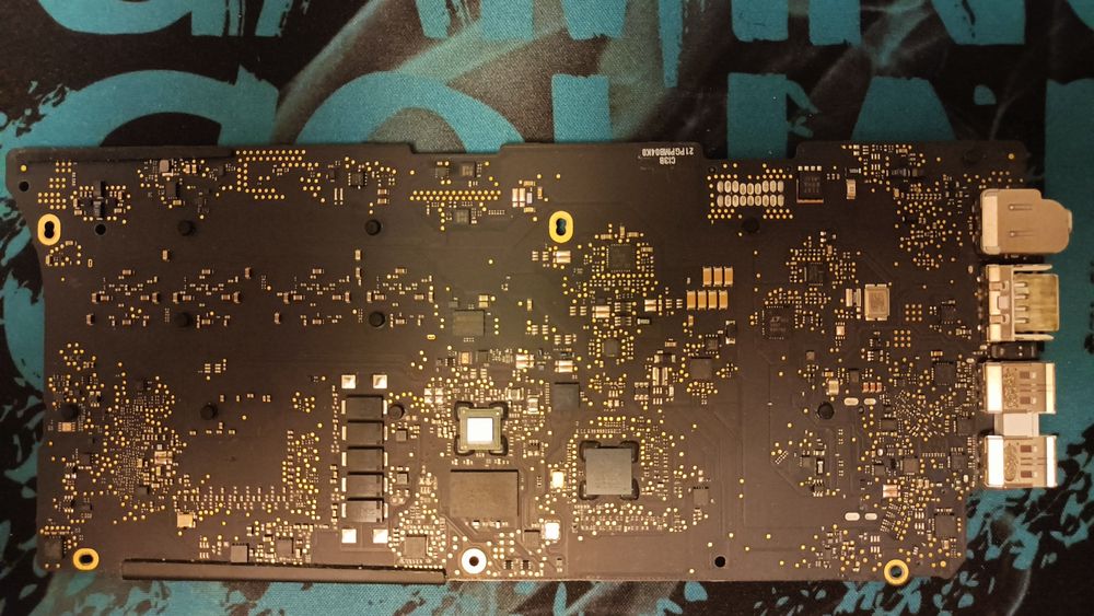 Материнська плата MacBook pro 2015