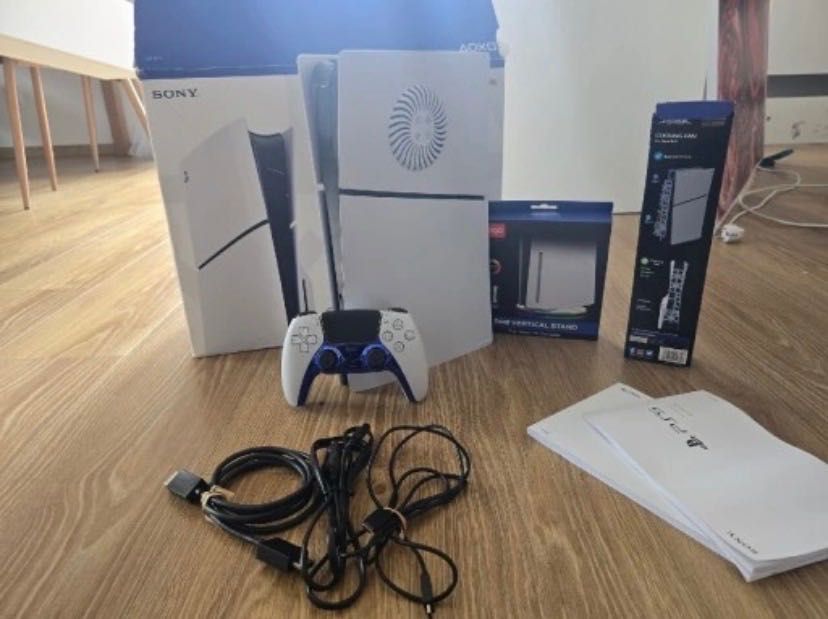 PlayStation 5 Slim Digital 1TB | komplet + dodatki | stan bdb
