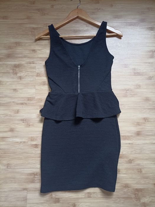 Чорний сарафан         .