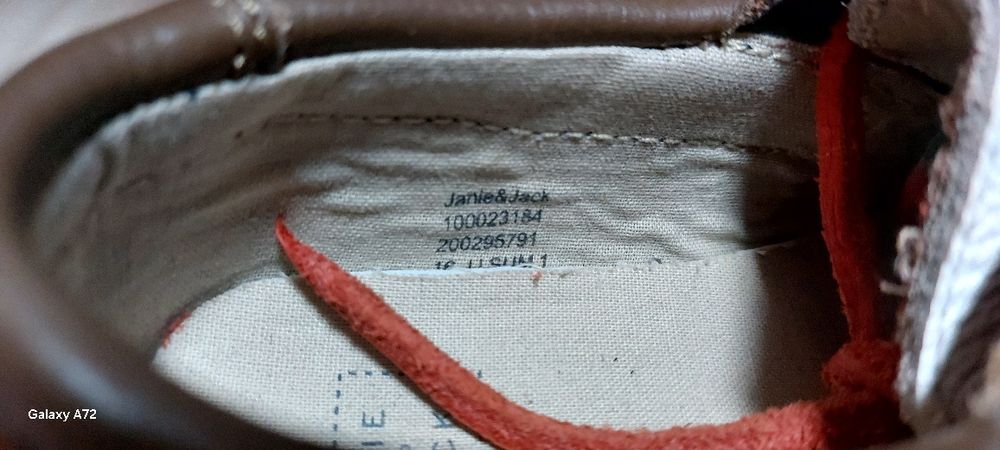 Продам фірмені туфільки на хлопчика 20р.