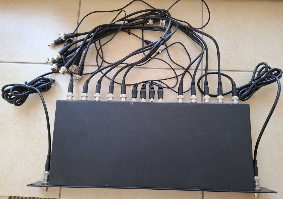 Dystrybutor antenowy Shure UA844E HG01 (używany)