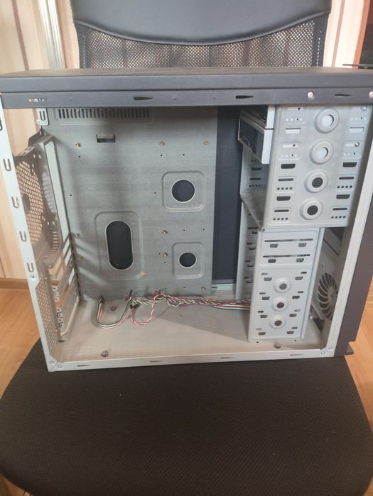 Корпус пк, Повно розмірний , atx mAtx