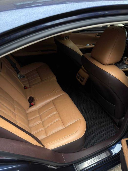 Продам Lexus ES300h 2016 в максимальній комплектаціі