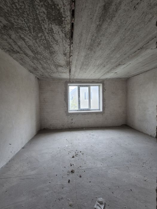 Двокімнатна квартира в зданому будинку!