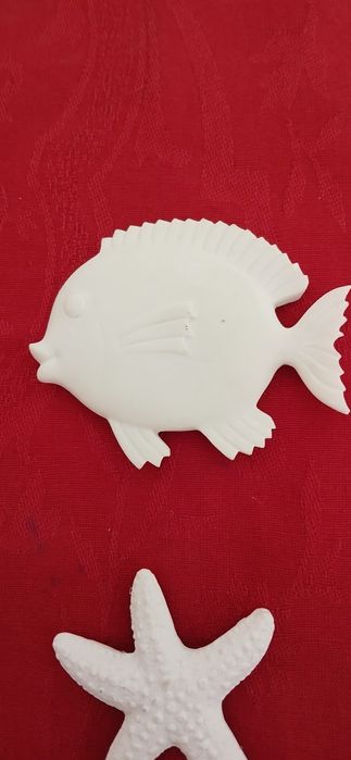 Dois ímans de gesso, novos