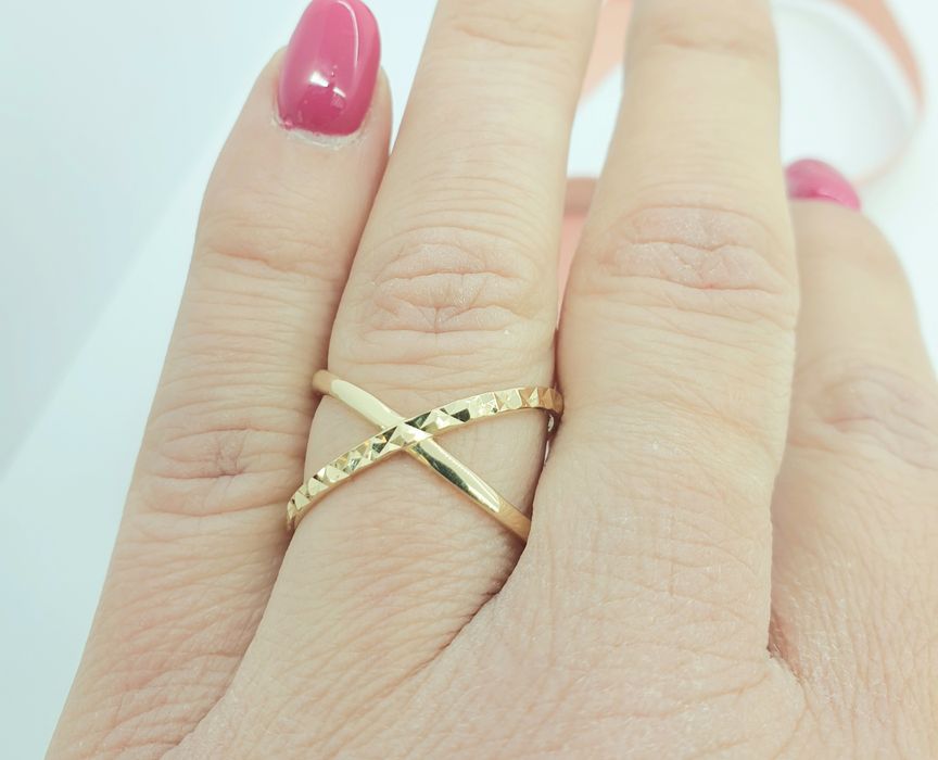 Złoty pierścionek, próba 585-14ct