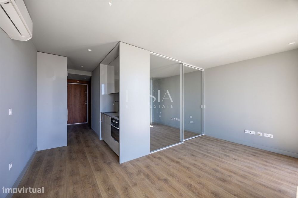 Apartamento T1 com Varanda junto ao Marquês