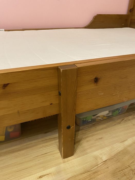 Łóżko ikea  drewniane