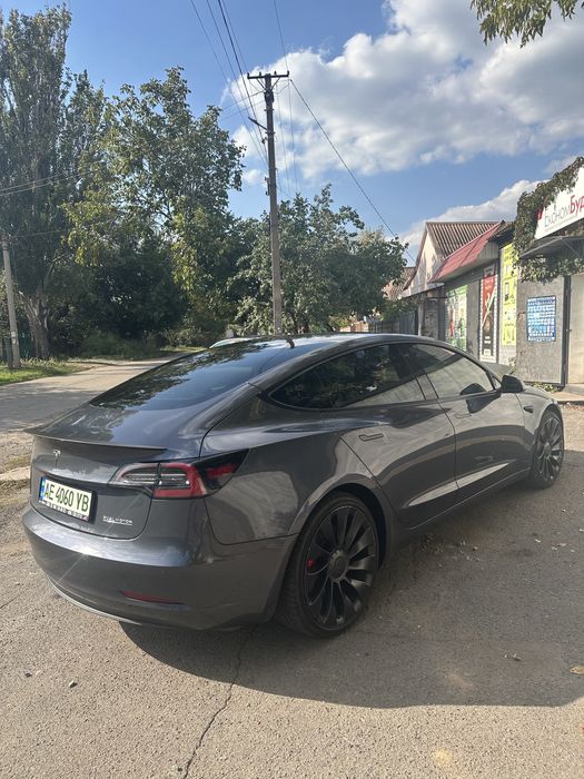 Tesla model 3 performance