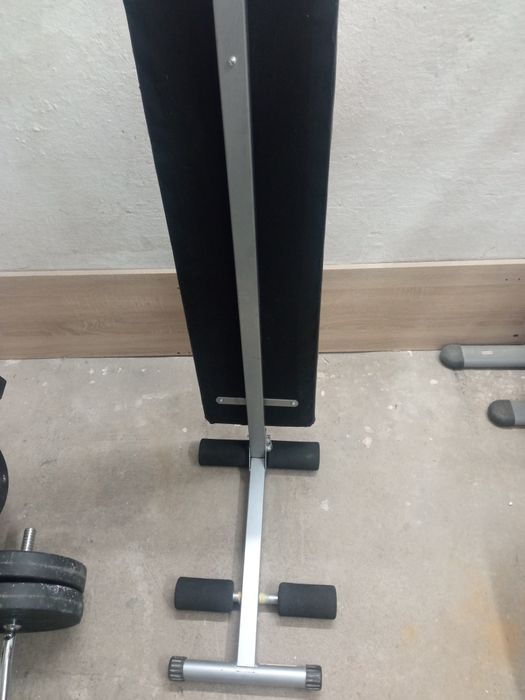 Ławeczka do brzuszków.