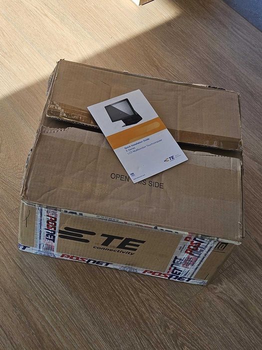 terminal (komputer) All-In-One z ekranem dotykowym firmy Elo