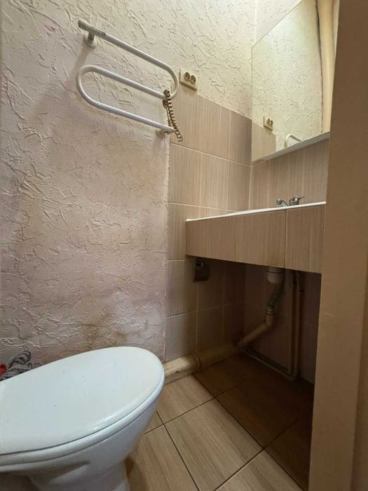 Продам 1 к. квартиру на Володимира Антоновича, буд. 49