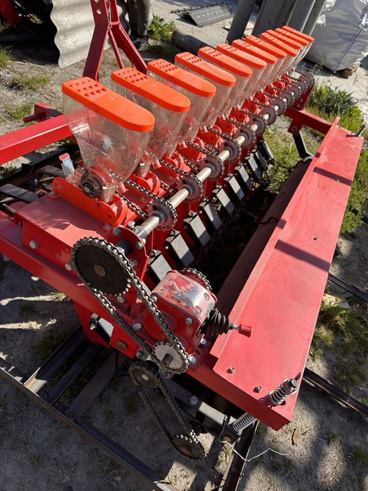 Сівалка 12 рядна овочева точного висіву