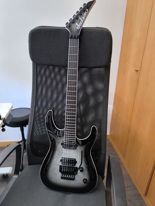 Guitarra Jackson Pro Plus DKAQ GB (idealmente troca por 7/8 string)